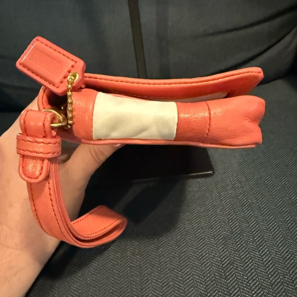 Coach Cricket White Coral Leather Turnlock Flap Clutch Wristlet Wallet - Picture 4 of 11